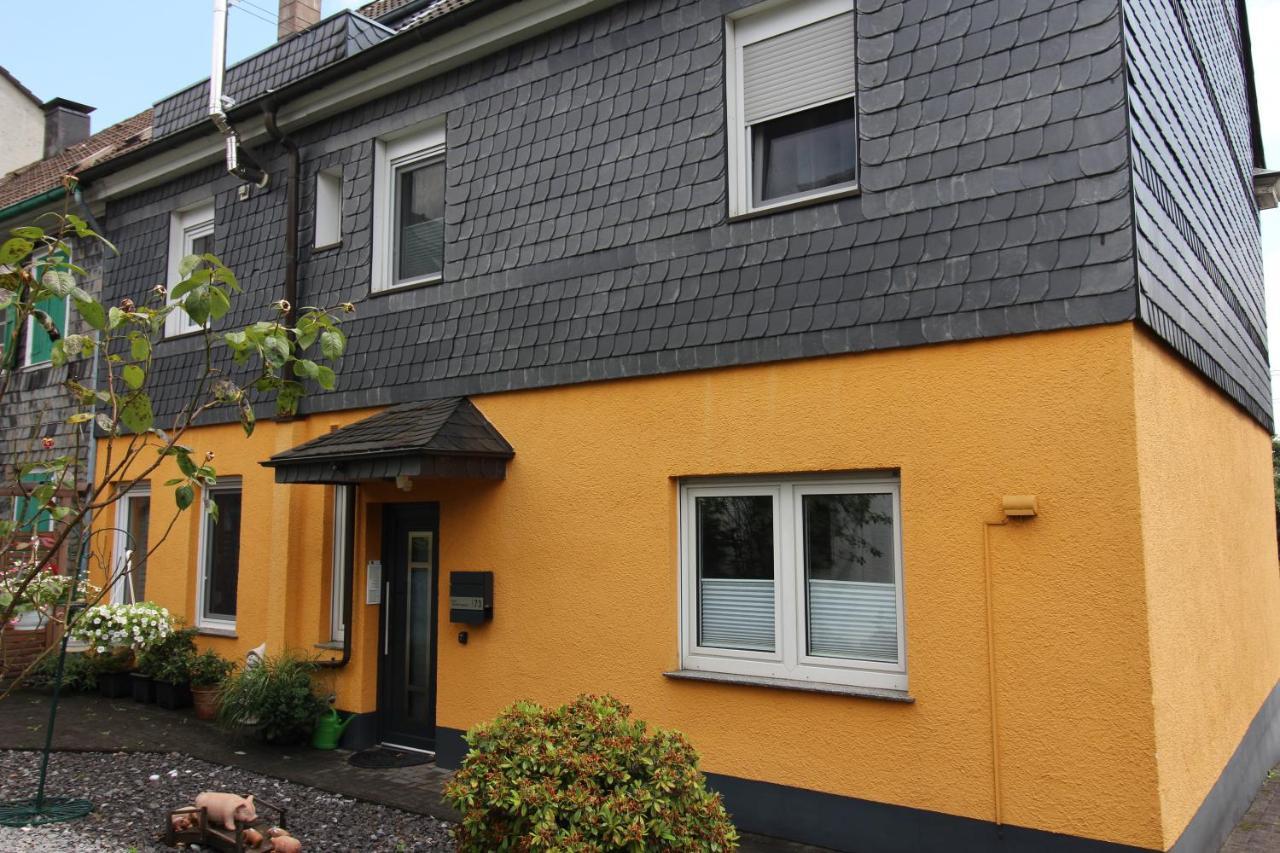 Privatzimmer Haus Gruenewald Solingen Exterior photo